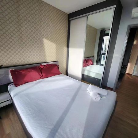 The Base Apartment Pattaya Luaran gambar