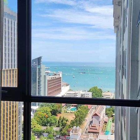 The Base Apartment Pattaya Luaran gambar