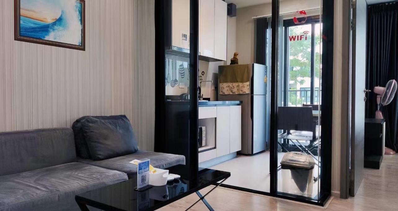 The Base Apartment Pattaya Luaran gambar