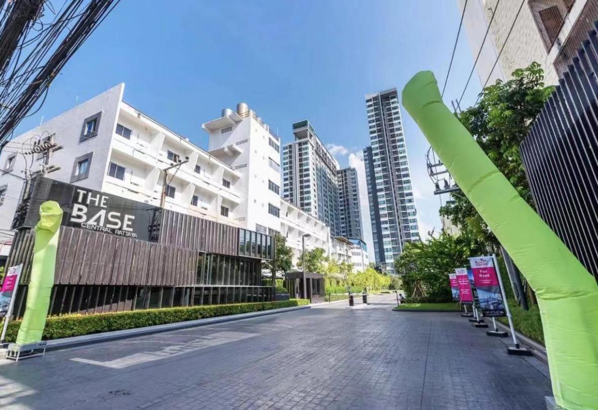 The Base Apartment Pattaya Luaran gambar