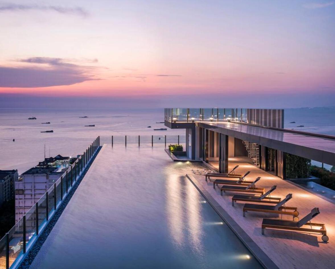The Base Apartment Pattaya Luaran gambar