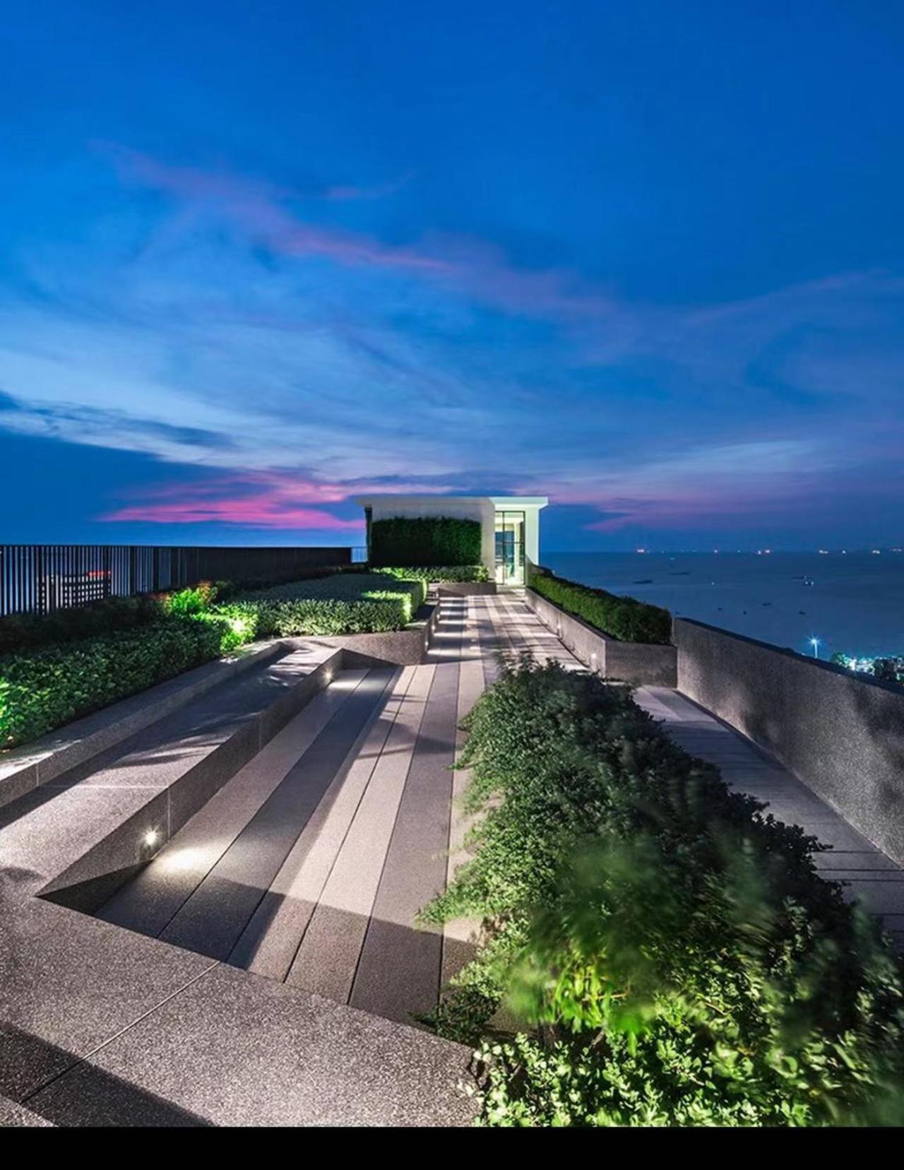 The Base Apartment Pattaya Luaran gambar